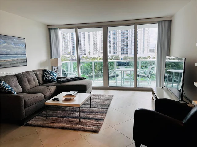 100 Bayview Dr # 611, Sunny Isles Beach FL 33160