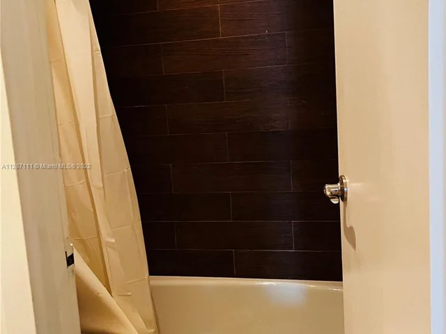 100 Bayview Dr # 611, Sunny Isles Beach FL 33160