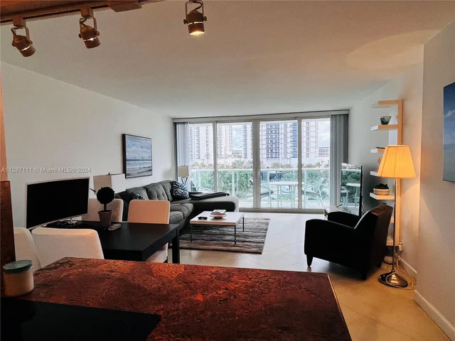 100 Bayview Dr # 611, Sunny Isles Beach FL 33160