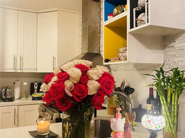 345 Ocean Dr # 307, Miami Beach FL 33139