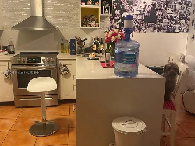 345 Ocean Dr # 307, Miami Beach FL 33139