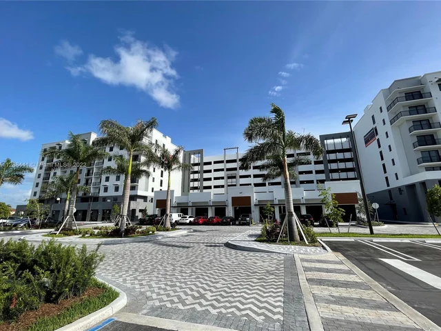 401 Hialeah Dr # 327, Hialeah FL 33010