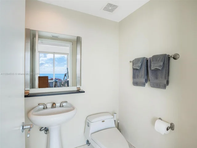 1000 S Pointe Dr # 2503, Miami Beach FL 33139