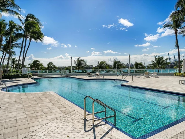 1000 S Pointe Dr # 2503, Miami Beach FL 33139