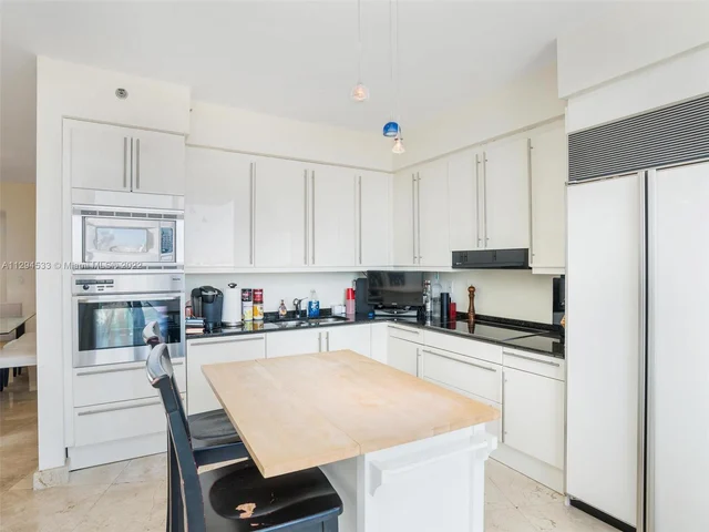 1000 S Pointe Dr # 2503, Miami Beach FL 33139