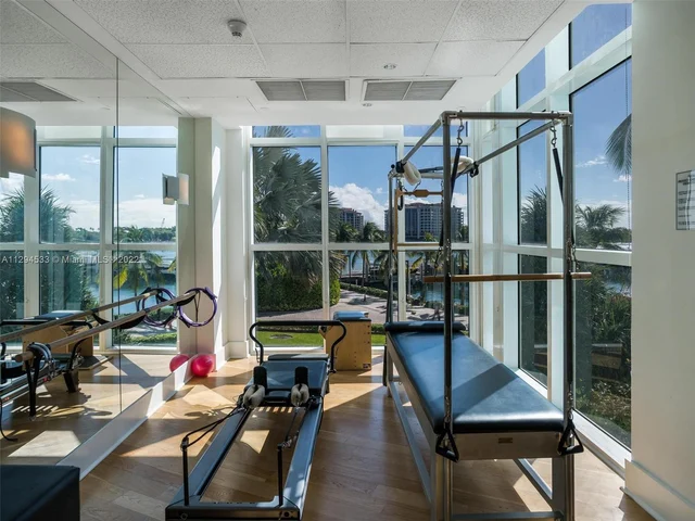 1000 S Pointe Dr # 2503, Miami Beach FL 33139