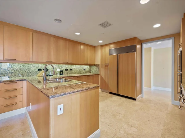 7464 Fisher Island Dr # 7464, Miami Beach FL 33109