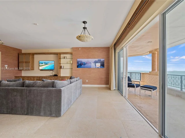 7464 Fisher Island Dr # 7464, Miami Beach FL 33109