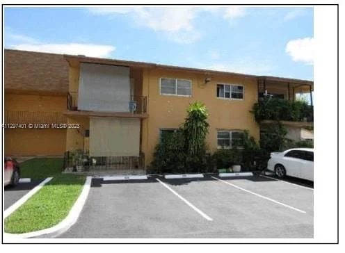 9520 SW 8th St # 123, Miami FL 33174