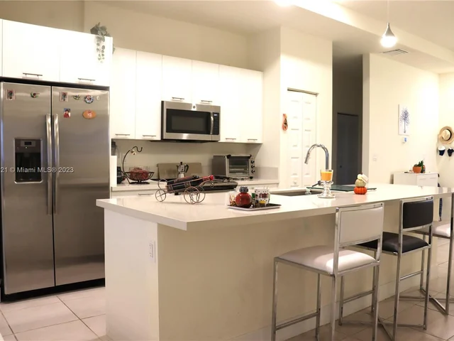 8031 NW 104th Ave # 36, Doral FL 33178