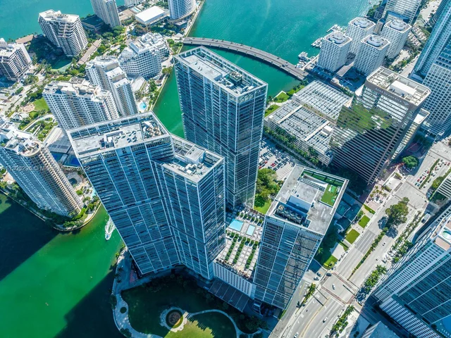 475 Brickell Ave # 5113, Miami FL 33131