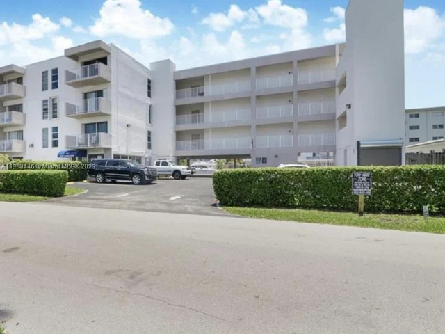 3716 NE 168th St # 303, North Miami Beach FL 33160