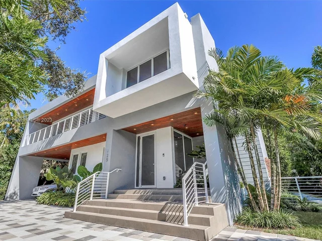 425 Harbor Dr, Key Biscayne FL 33149