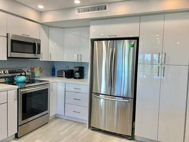 300 Diplomat Pkwy # 604, Hallandale Beach FL 33009