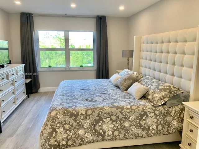 300 Diplomat Pkwy # 604, Hallandale Beach FL 33009