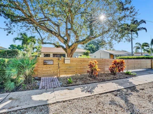 1520 NW 3rd Ave, Fort Lauderdale FL 33311