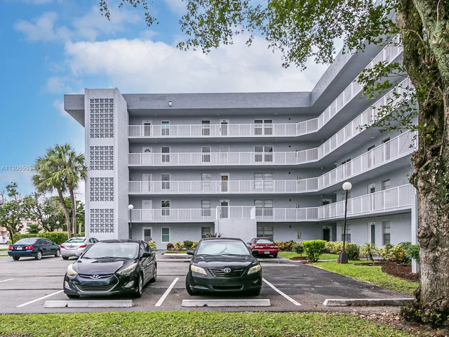 1402 NW 80th Ave # 402, Margate FL 33063