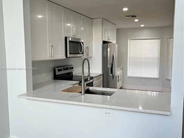 7510 Pinewalk Dr S # 104, Margate FL 33063