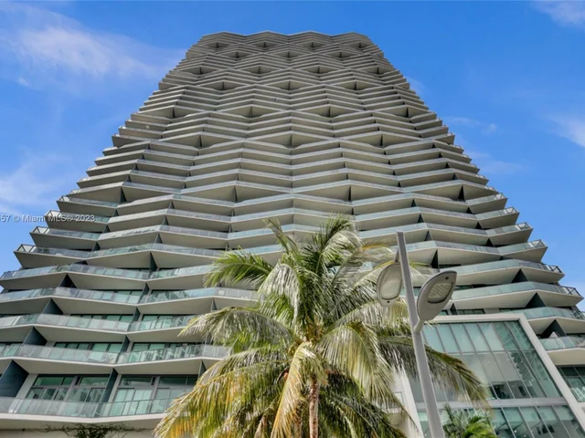 460 NE 28th St # 2704, Miami FL 33137