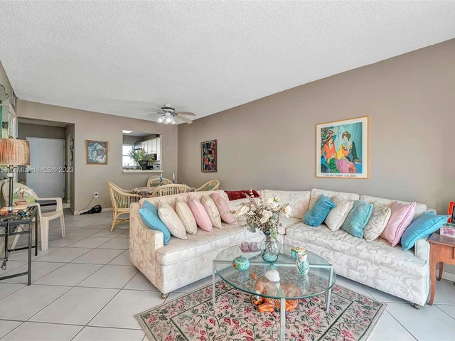 1331 Lincoln Rd # 702, Miami Beach FL 33139