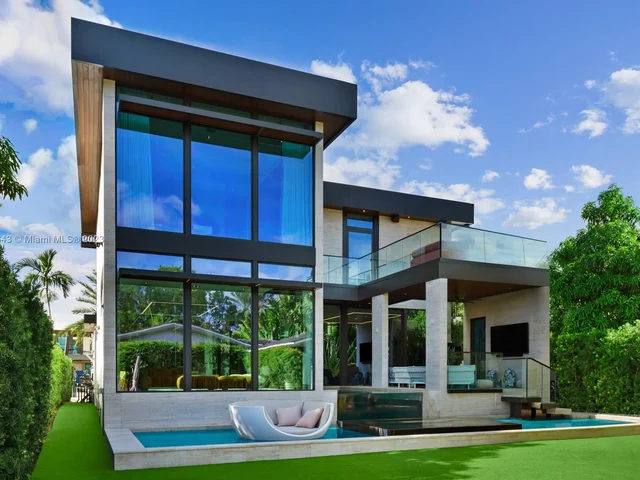 2051 N Bay Rd, Miami Beach FL 33140