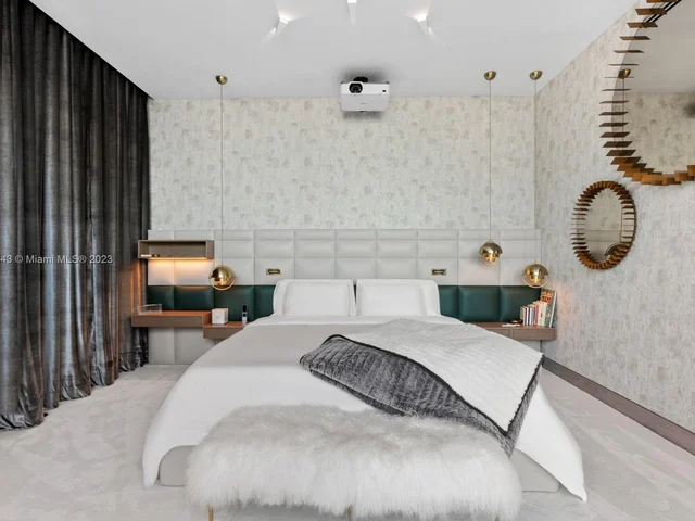 2051 N Bay Rd, Miami Beach FL 33140