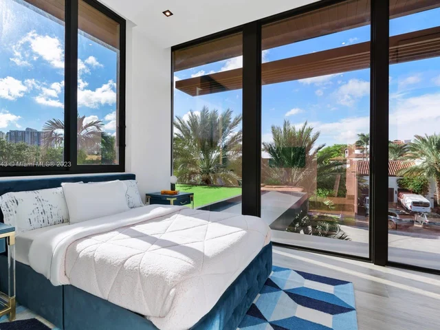 2051 N Bay Rd, Miami Beach FL 33140