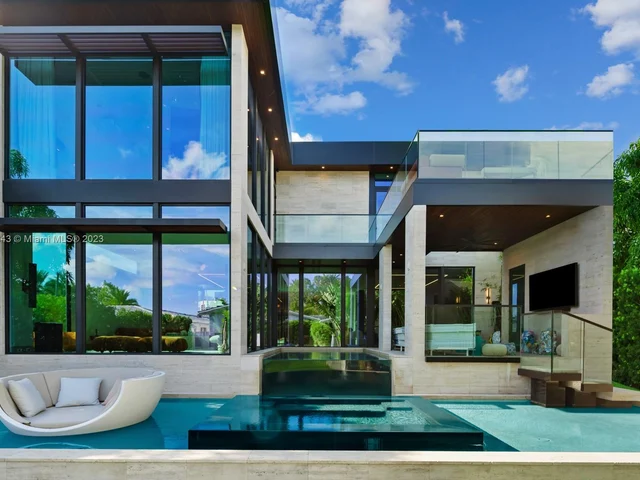 2051 N Bay Rd, Miami Beach FL 33140