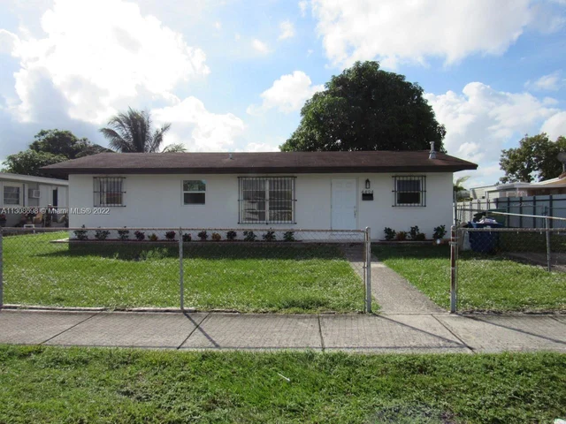 4494 NW 203rd St, Miami Gardens FL 33055