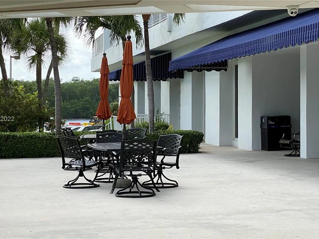 500 Bayview Dr # 426, Sunny Isles Beach FL 33160