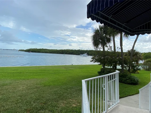 500 Bayview Dr # 426, Sunny Isles Beach FL 33160