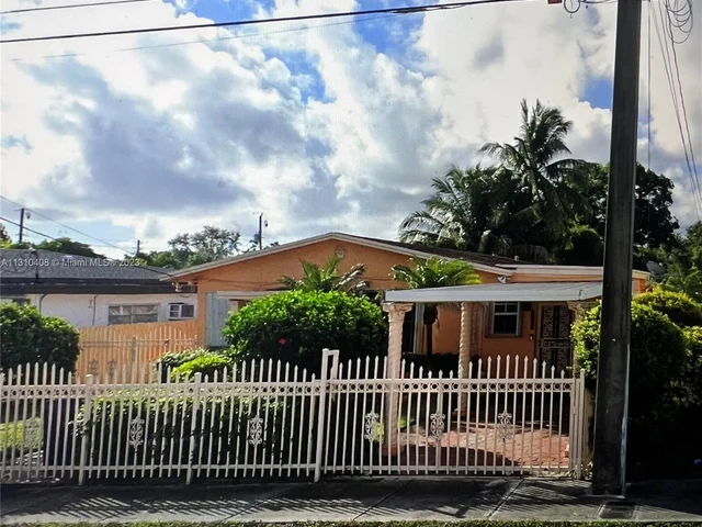 2136 NW 87th St, Miami FL 33147