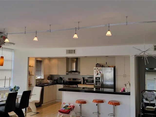 2750 NE 183rd St # 1411, Aventura FL 33160