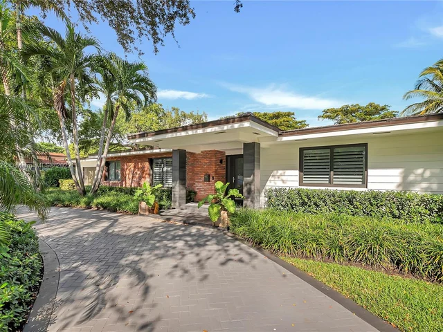 7225 SW 131 St, Pinecrest FL 33156