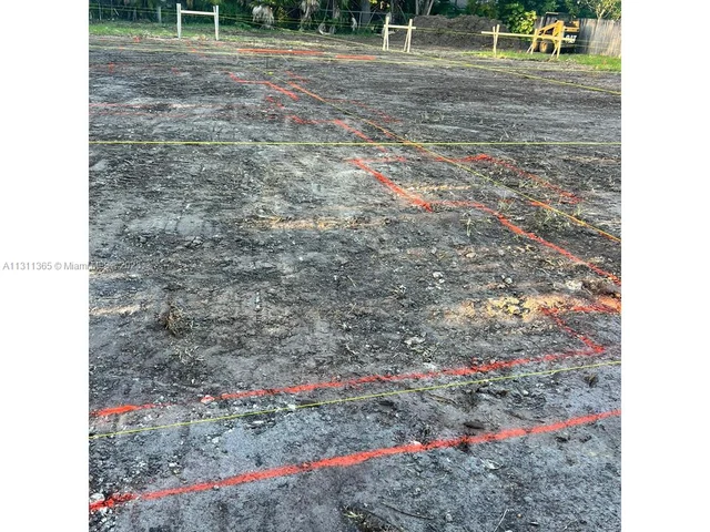 8735 SW 107th St, Miami FL 33176