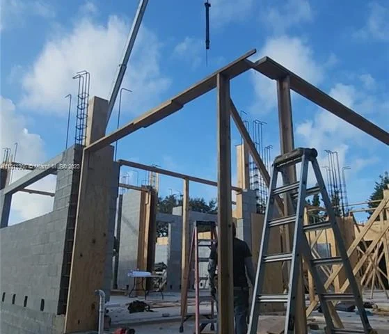 8735 SW 107th St, Miami FL 33176