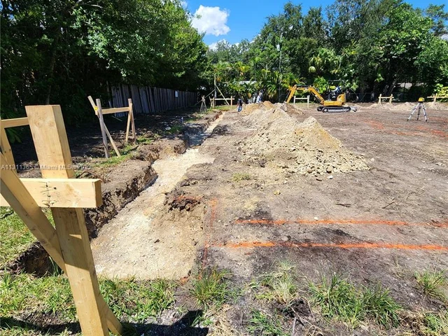 8735 SW 107th St, Miami FL 33176