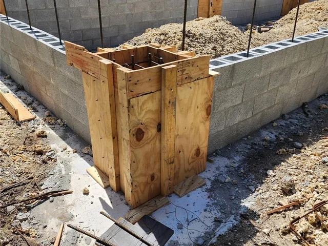 8735 SW 107th St, Miami FL 33176