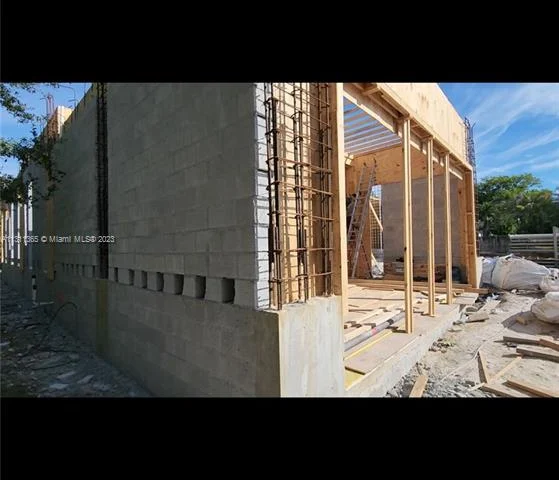 8735 SW 107th St, Miami FL 33176