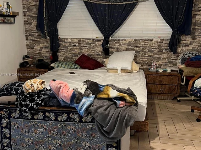 4831 Taylor St, Hollywood FL 33021