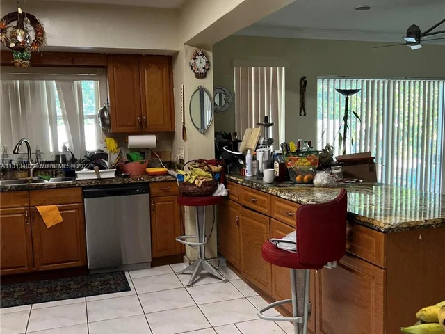 4831 Taylor St, Hollywood FL 33021