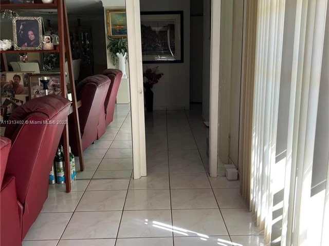 4831 Taylor St, Hollywood FL 33021