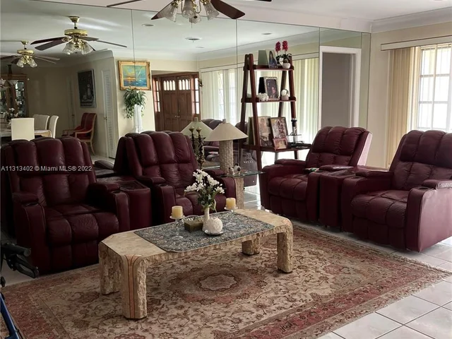 4831 Taylor St, Hollywood FL 33021