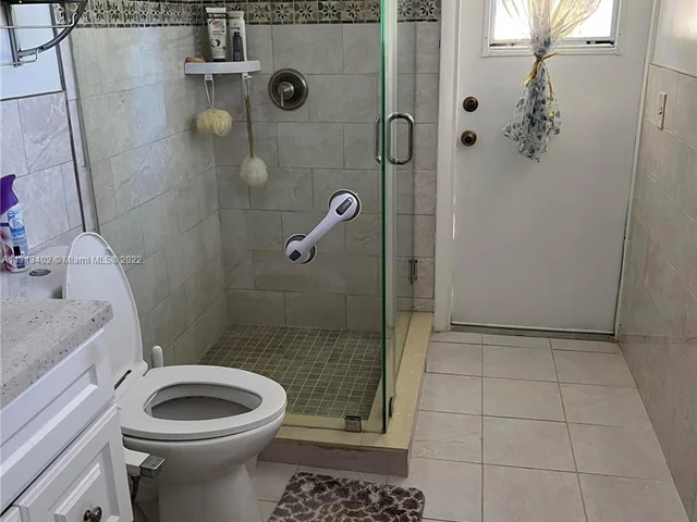 4831 Taylor St, Hollywood FL 33021