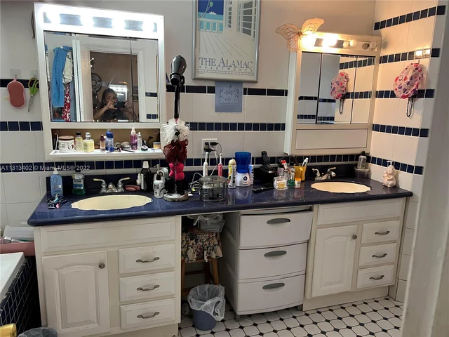 4831 Taylor St, Hollywood FL 33021