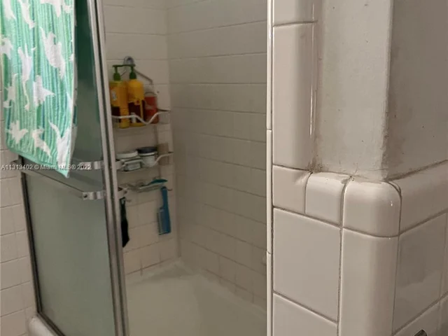 4831 Taylor St, Hollywood FL 33021