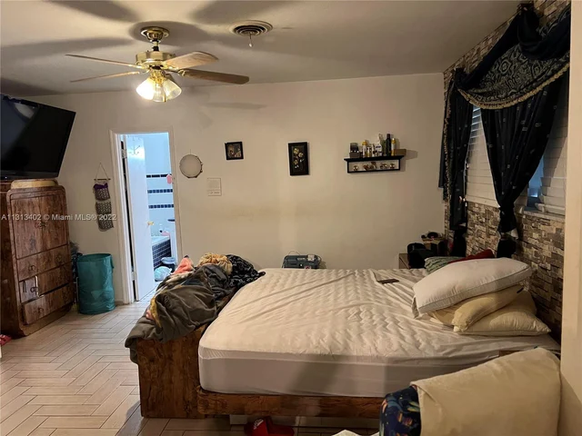 4831 Taylor St, Hollywood FL 33021