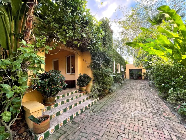 902 Madrid St, Coral Gables FL 33134
