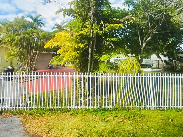 13550 SW 99th Pl, Miami FL 33176