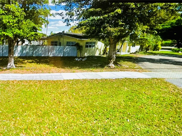 13550 SW 99th Pl, Miami FL 33176